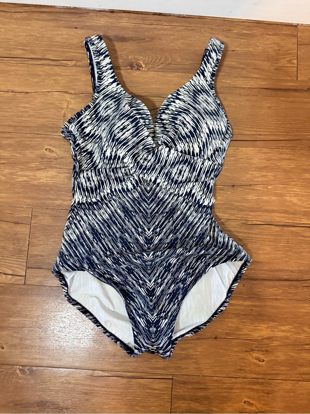 Miraclesuit One Piece Swimsuit Size 12 Underwire Navy Blue White Pattern
